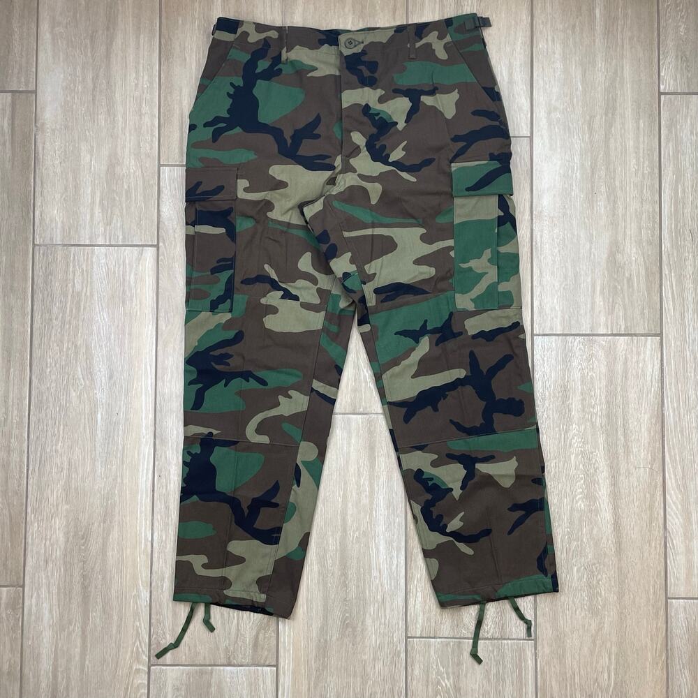 US Military Woodland Camo Combat Cargo Pants Large Short 50/50 Nylon Cotton